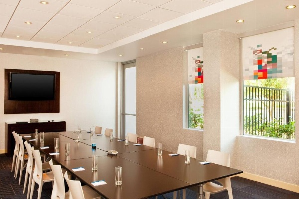 Aloft Ontario-Rancho Cucamonga image 17