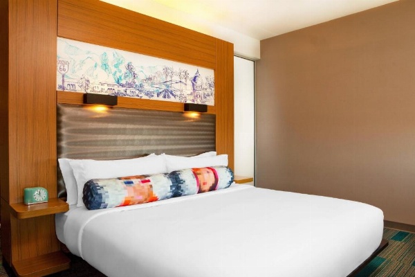 Aloft Ontario-Rancho Cucamonga image 8
